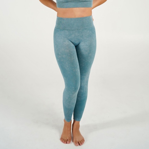 Waistband Leggings - Picture 2 of 2